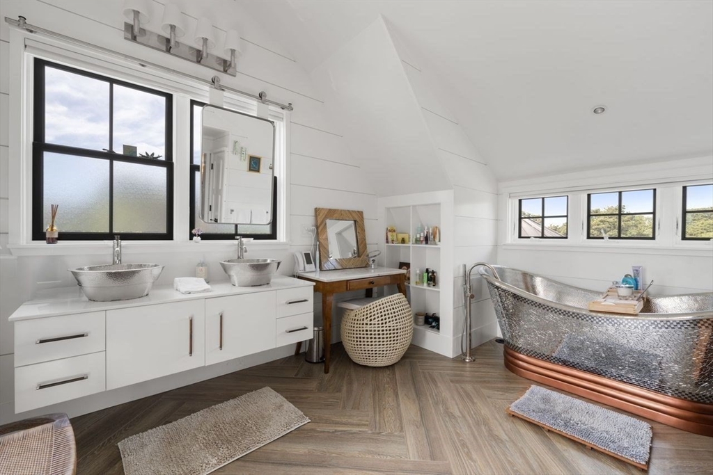 59 S Shr Rd 14th Tripp Dr Nantucket, MA 02554 59 S Shr Rd 14th Tripp Dr Nantucket, MA 02554
