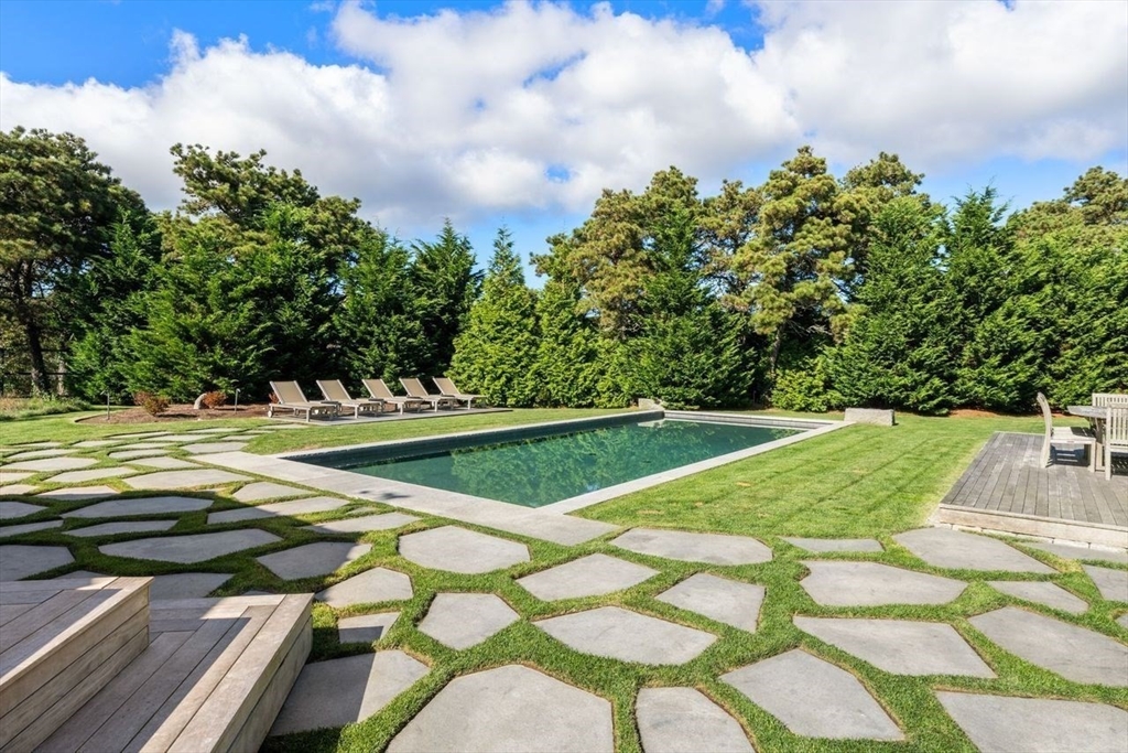 59 S Shr Rd 14th Tripp Dr Nantucket, MA 02554 59 S Shr Rd 14th Tripp Dr Nantucket, MA 02554