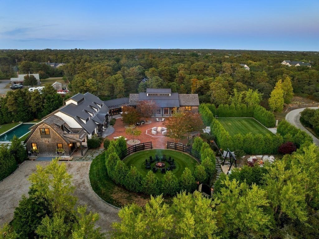 59 S Shr Rd 14th Tripp Dr Nantucket, MA 02554 59 S Shr Rd 14th Tripp Dr Nantucket, MA 02554