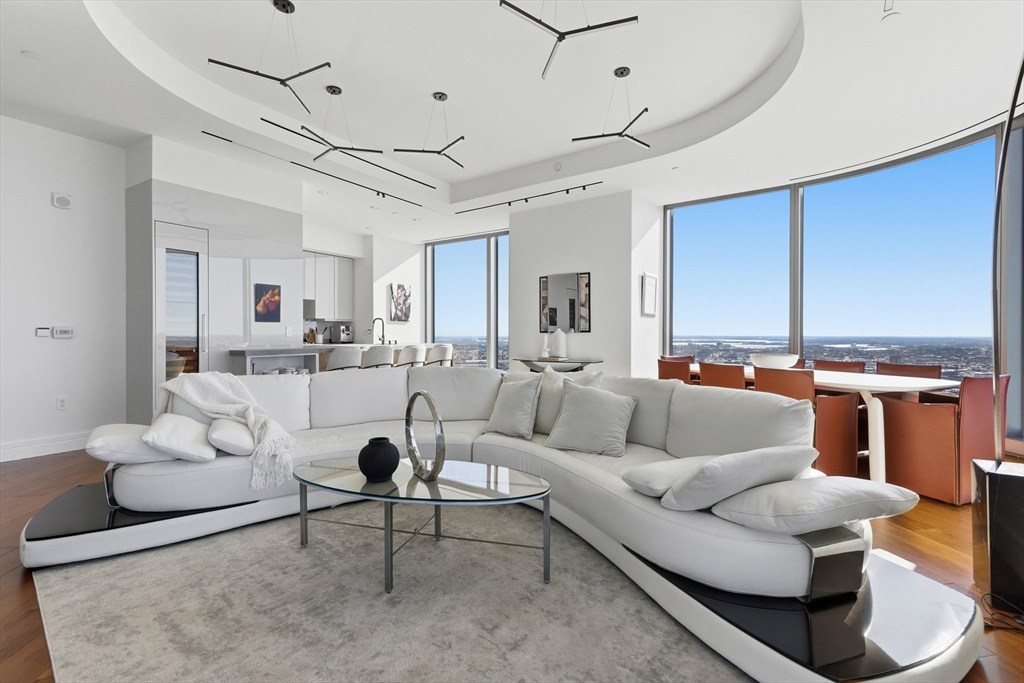 1 Dalton St #4205 Boston, MA 02115