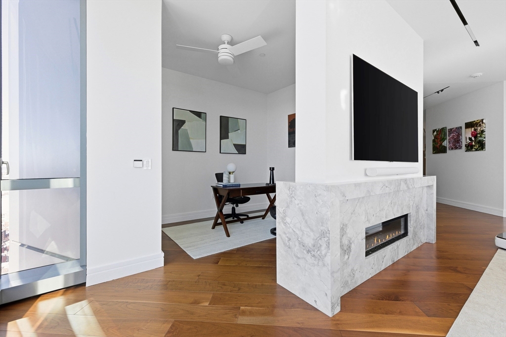 1 Dalton St #4205 Boston, MA 02115