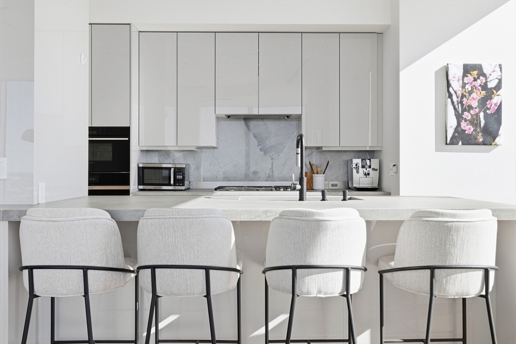 1 Dalton St #4205 Boston, MA 02115