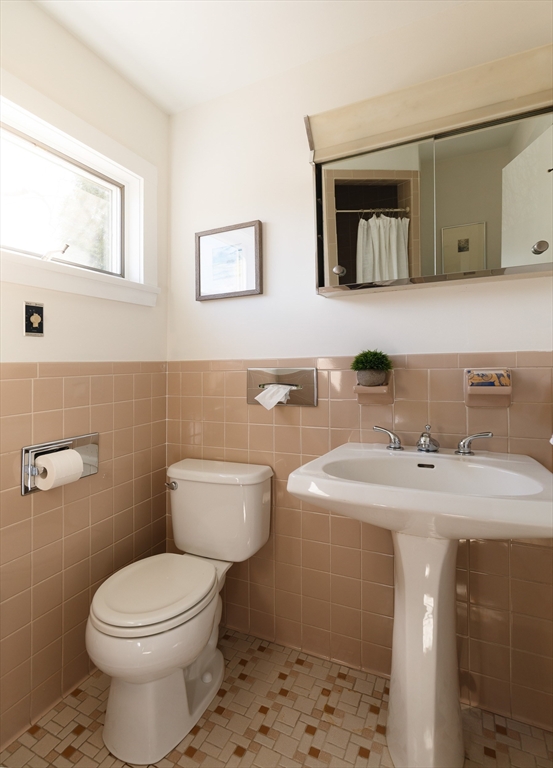 40 Marion Rd Watertown, MA 02472