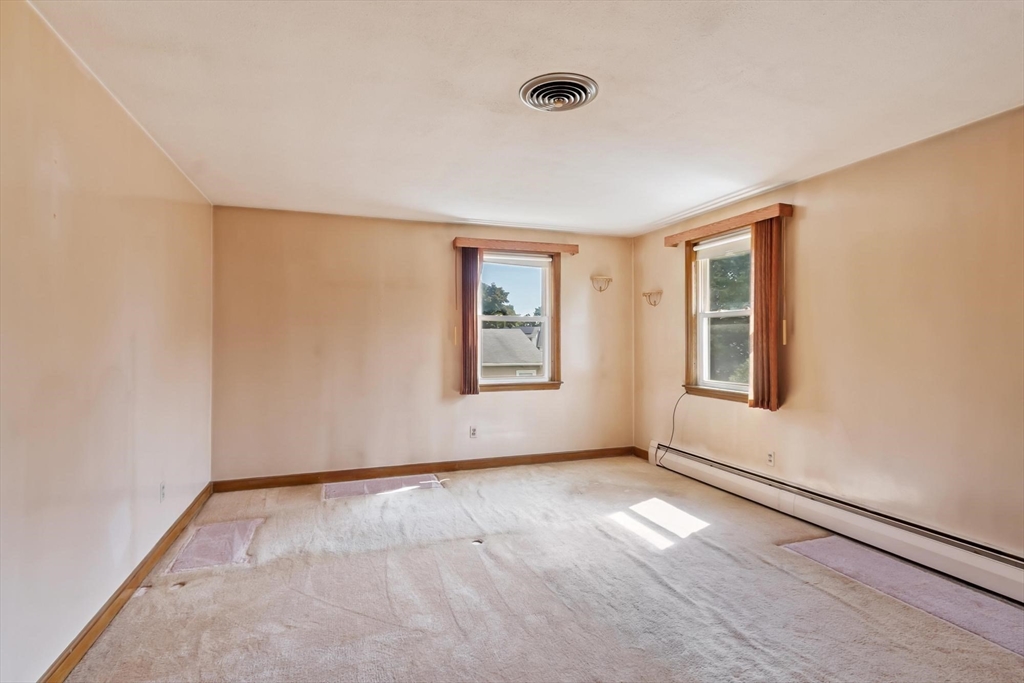 370 Albion St Wakefield, MA 01880