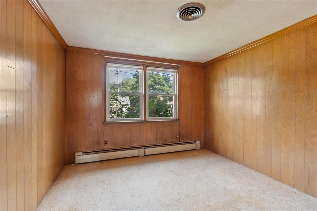 370 Albion St Wakefield, MA 01880