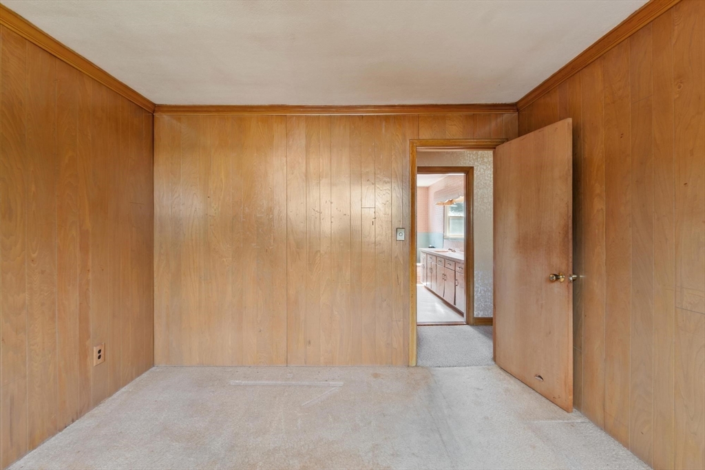370 Albion St Wakefield, MA 01880