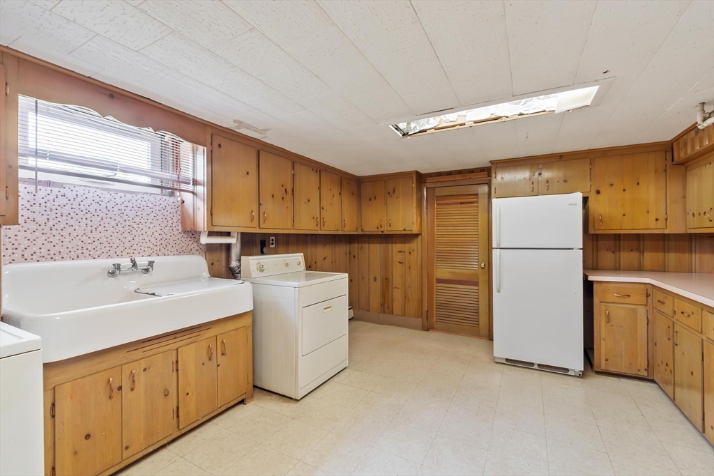 370 Albion St Wakefield, MA 01880