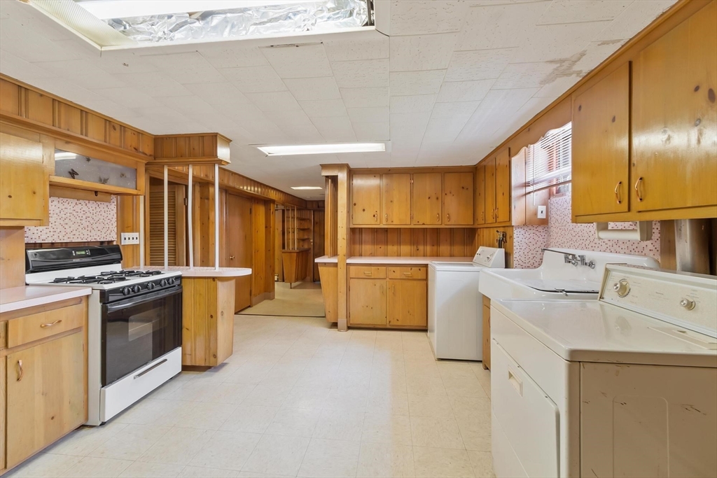 370 Albion St Wakefield, MA 01880