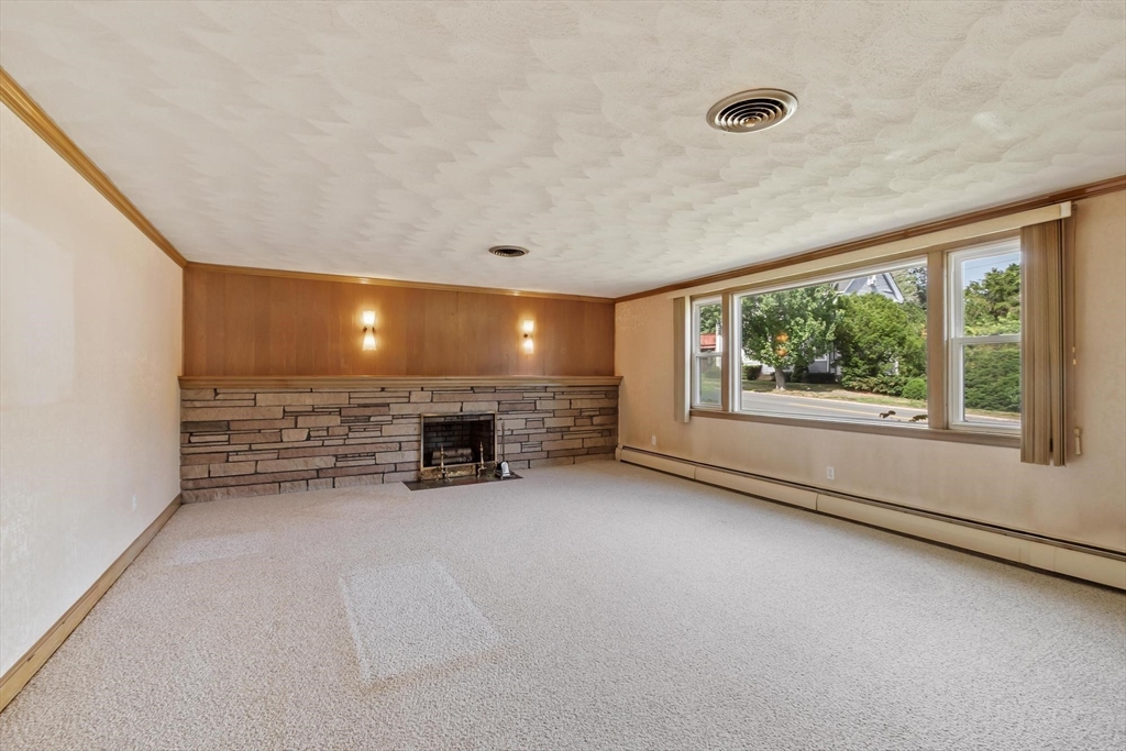 370 Albion St Wakefield, MA 01880