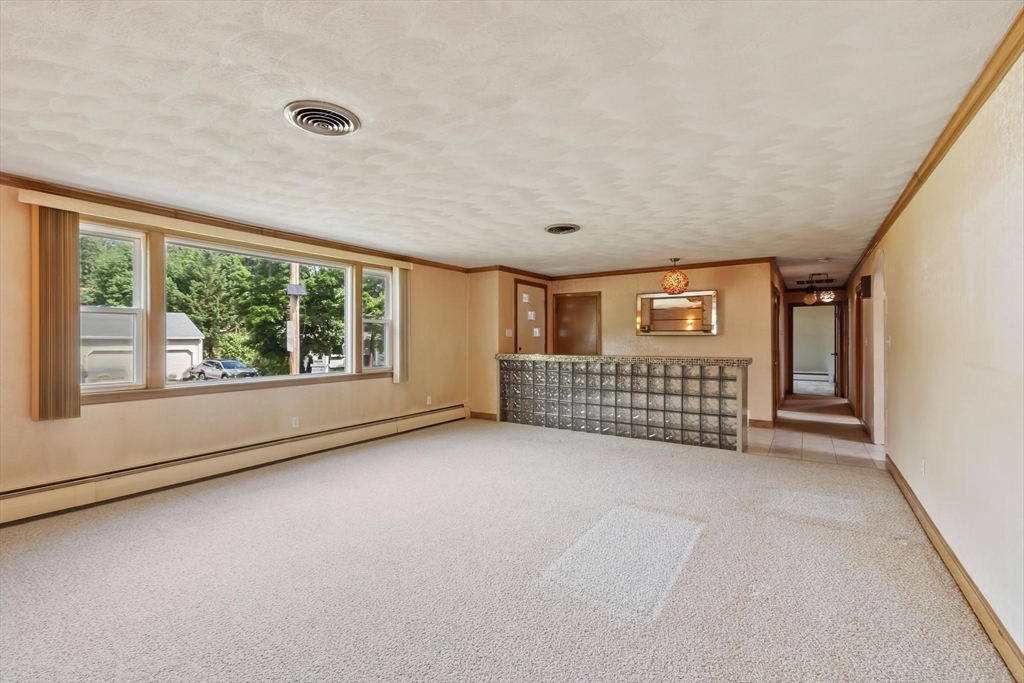 370 Albion St Wakefield, MA 01880