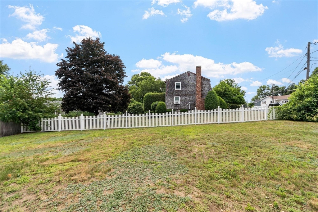370 Albion St Wakefield, MA 01880