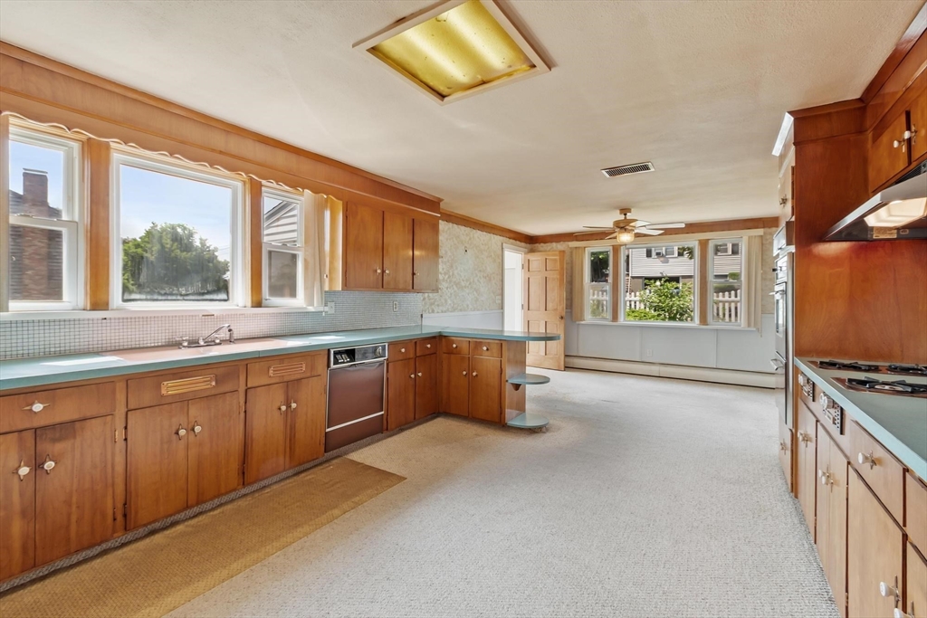 370 Albion St Wakefield, MA 01880