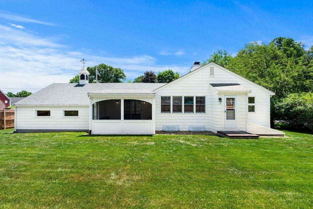 46 Woodcrest Dr Wakefield, MA 01880