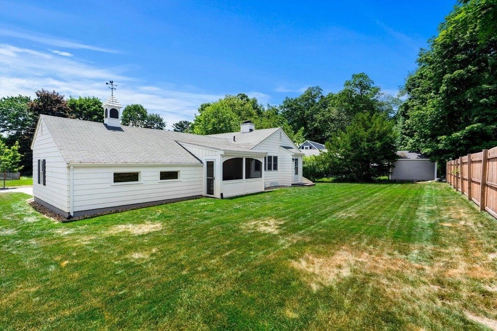 46 Woodcrest Dr Wakefield, MA 01880