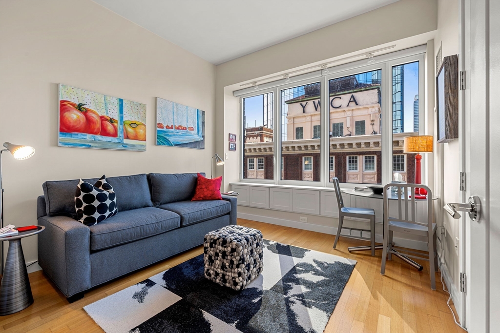 400 uart St #16J Boston, MA 02116