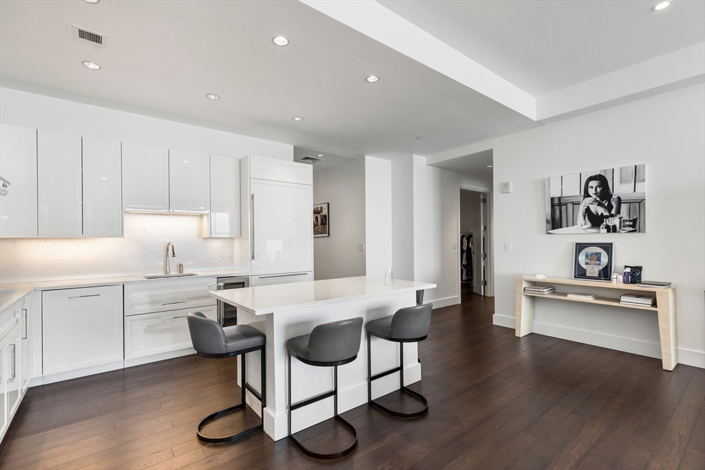 22 Liberty Dr #10D Boston, MA 02210