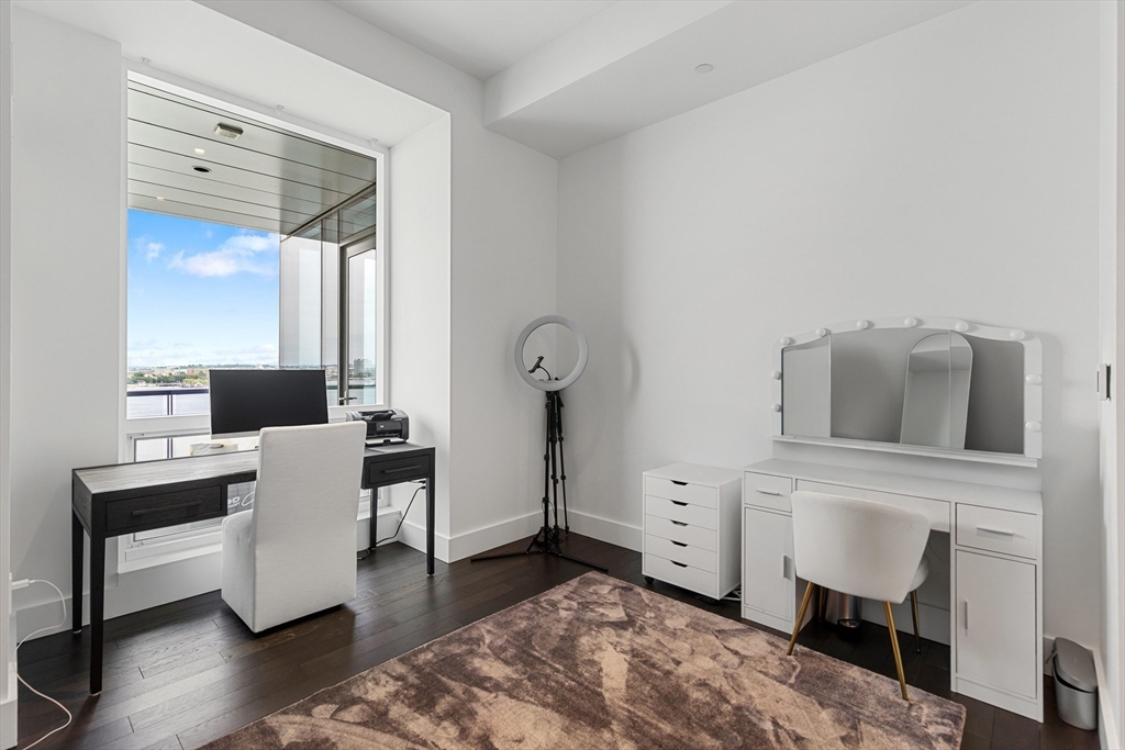 22 Liberty Dr #10D Boston, MA 02210