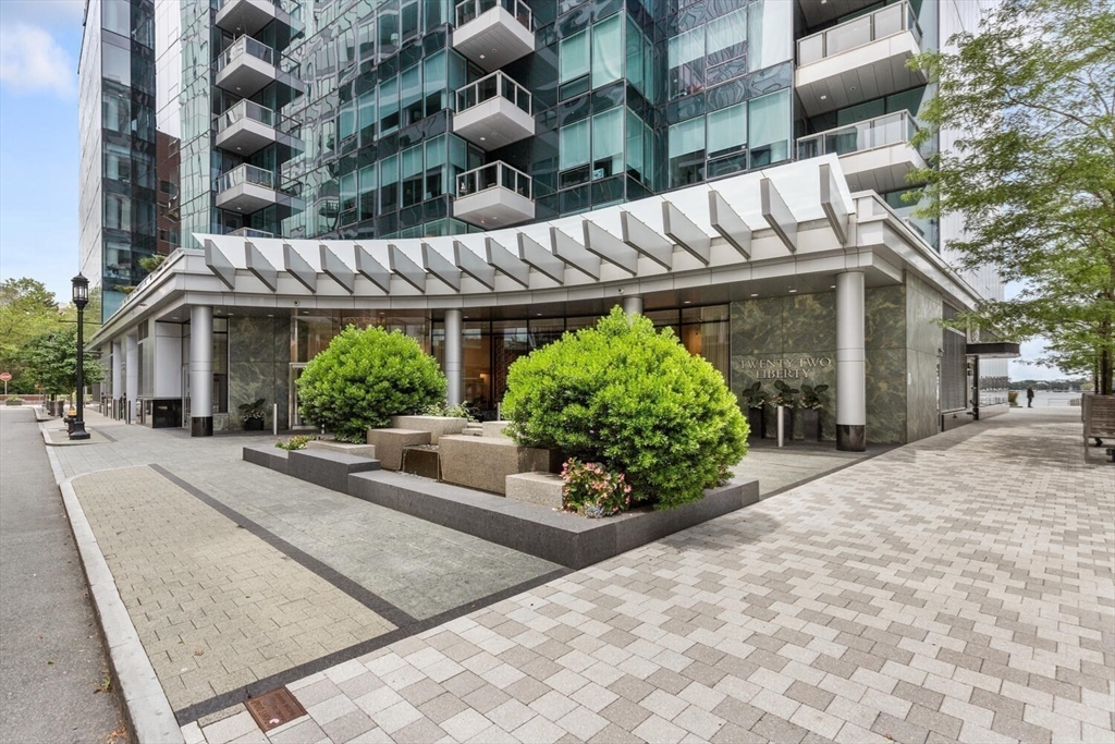 22 Liberty Dr #10D Boston, MA 02210