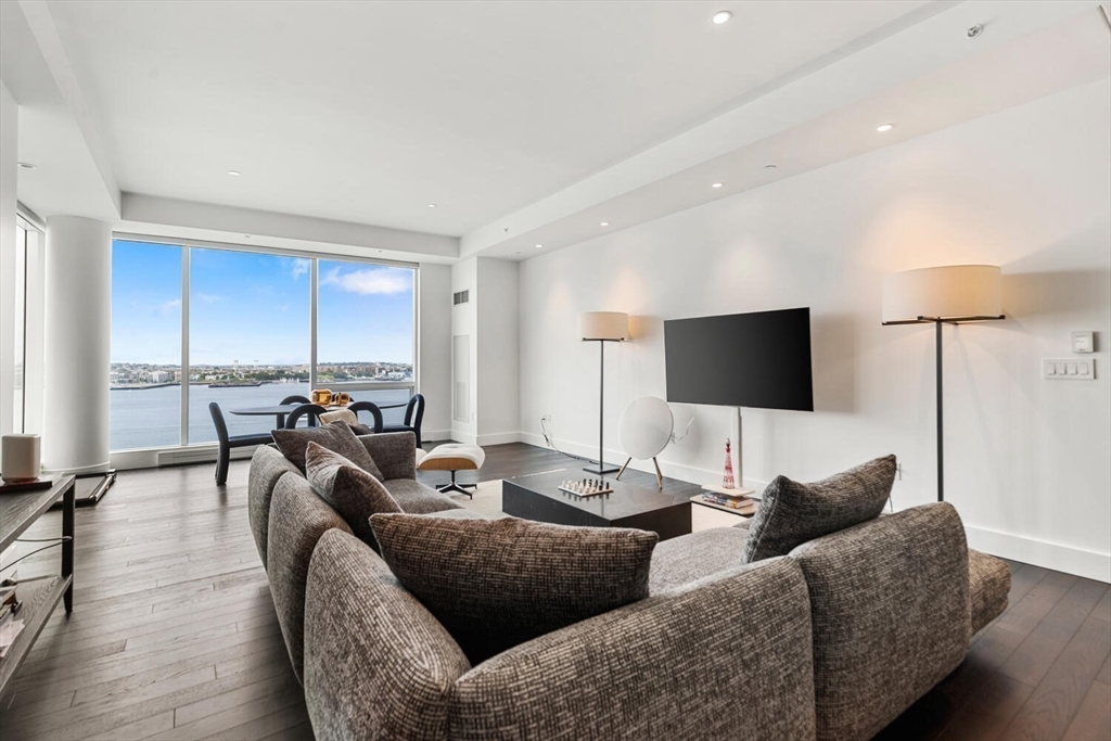 22 Liberty Dr #10D Boston, MA 02210