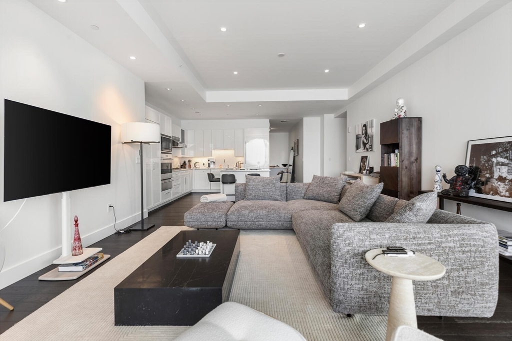 22 Liberty Dr #10D Boston, MA 02210