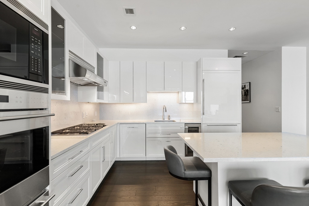 22 Liberty Dr #10D Boston, MA 02210