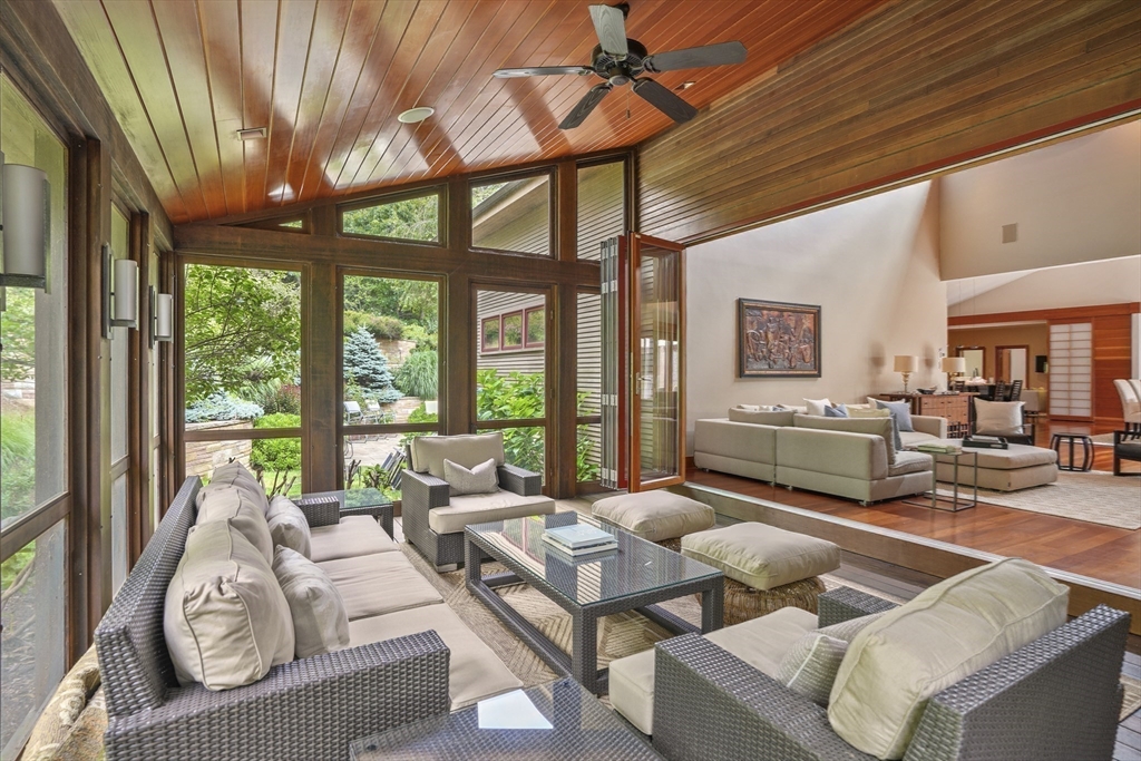 400 Barnes Rd Oak Bluffs, MA 02557 400 Barnes Rd Oak Bluffs, MA 02557