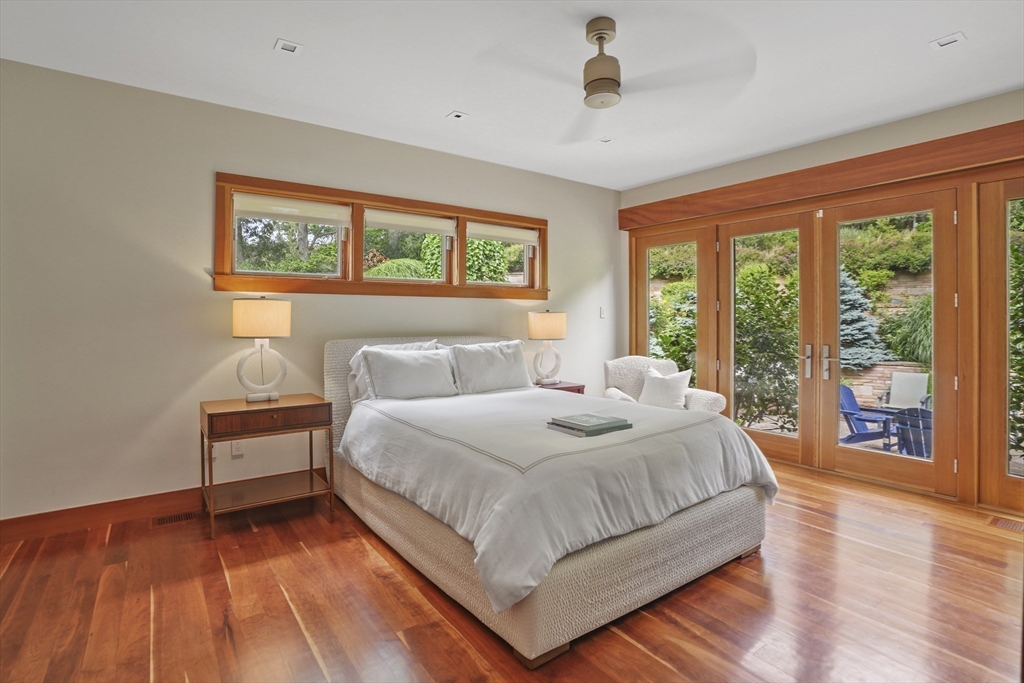 400 Barnes Rd Oak Bluffs, MA 02557 400 Barnes Rd Oak Bluffs, MA 02557