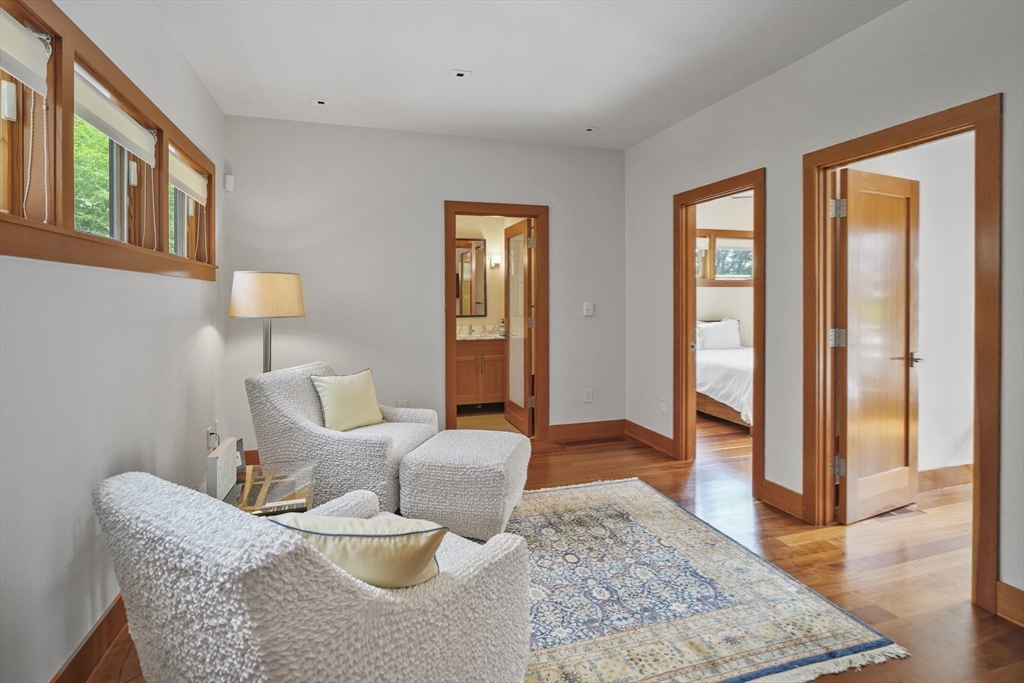 400 Barnes Rd Oak Bluffs, MA 02557 400 Barnes Rd Oak Bluffs, MA 02557