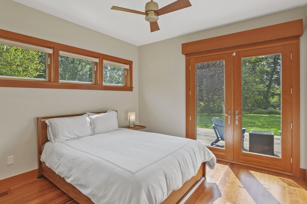 400 Barnes Rd Oak Bluffs, MA 02557 400 Barnes Rd Oak Bluffs, MA 02557