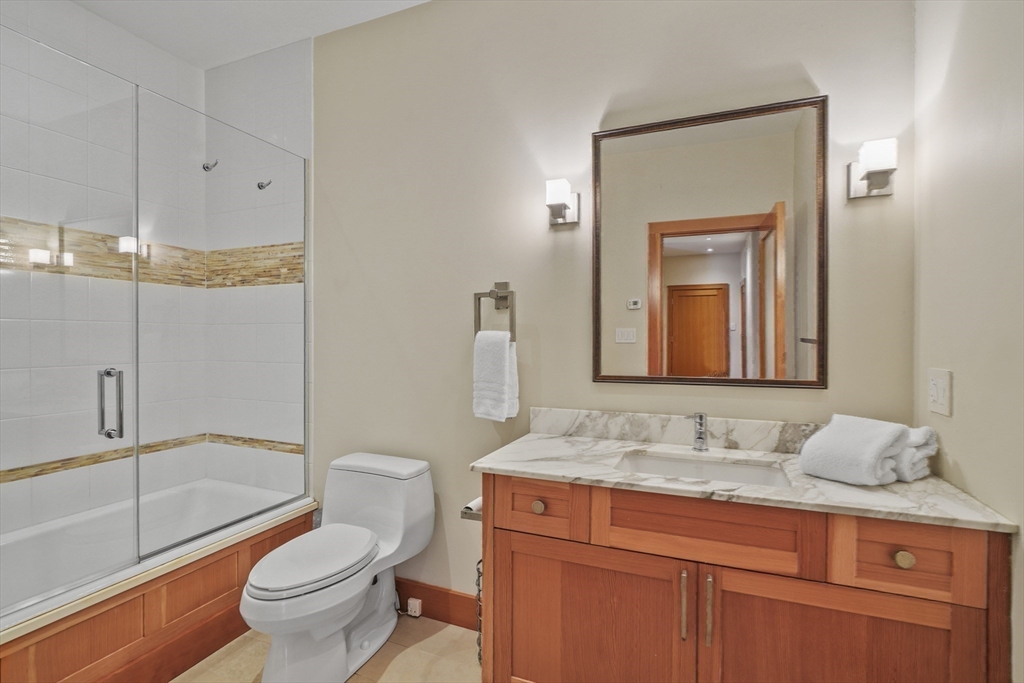 400 Barnes Rd Oak Bluffs, MA 02557 400 Barnes Rd Oak Bluffs, MA 02557