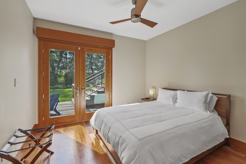 400 Barnes Rd Oak Bluffs, MA 02557 400 Barnes Rd Oak Bluffs, MA 02557
