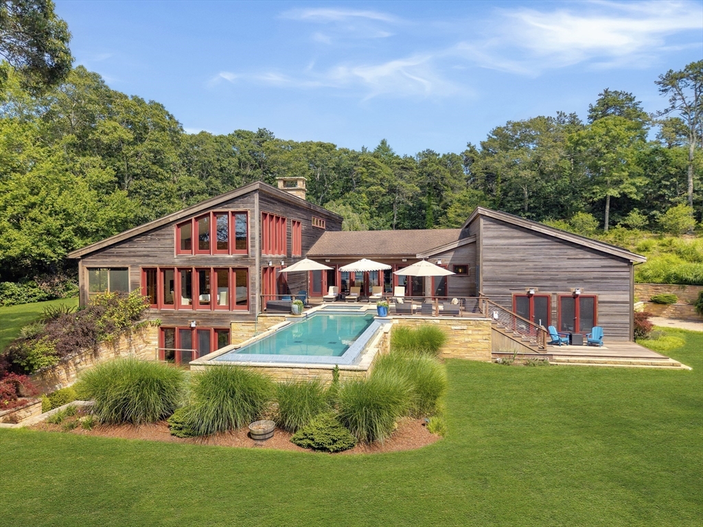 400 Barnes Rd Oak Bluffs, MA 02557 400 Barnes Rd Oak Bluffs, MA 02557
