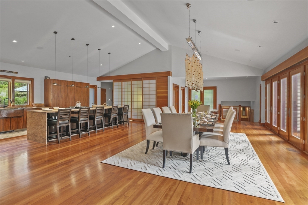400 Barnes Rd Oak Bluffs, MA 02557 400 Barnes Rd Oak Bluffs, MA 02557