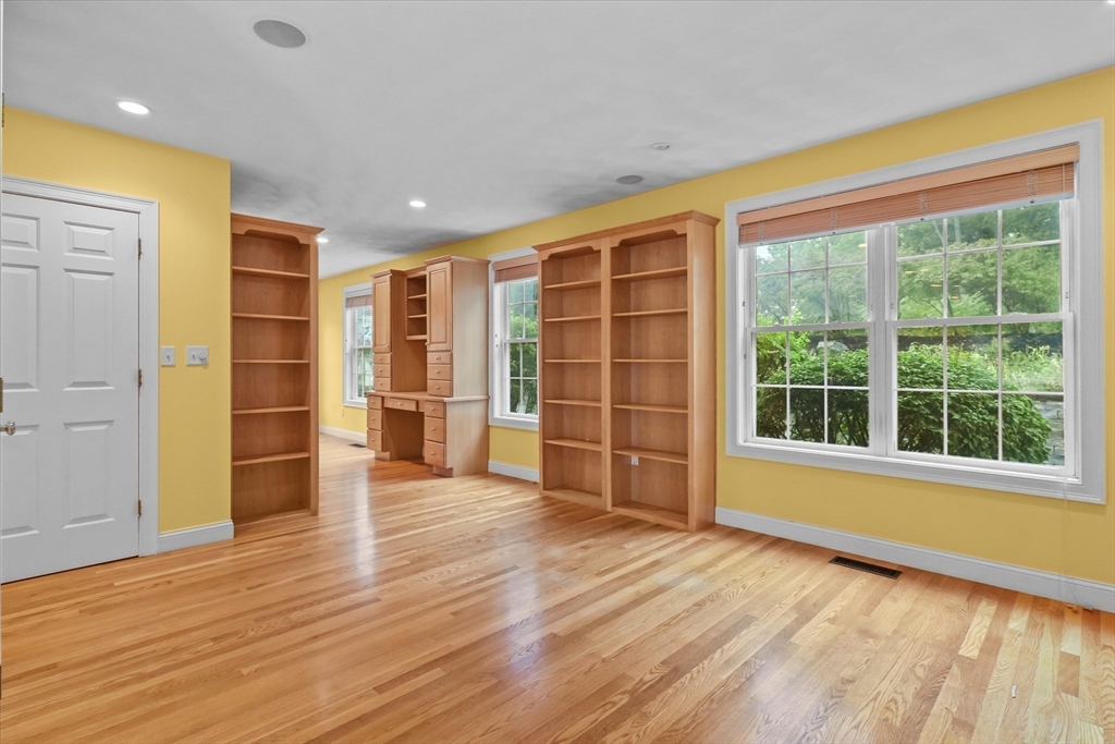 5 Bateman Ct #5 Wakefield, MA 01880 5 Bateman Ct #5 Wakefield, MA 01880