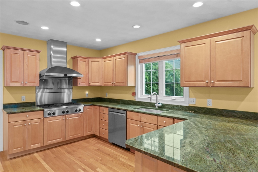 5 Bateman Ct #5 Wakefield, MA 01880 5 Bateman Ct #5 Wakefield, MA 01880
