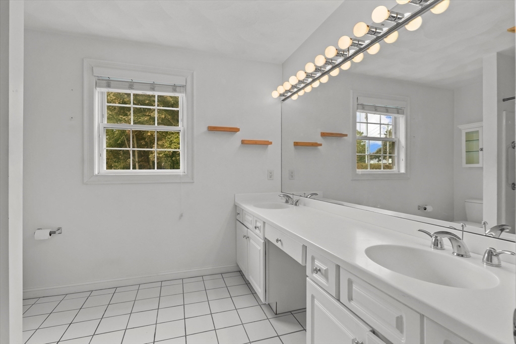 5 Bateman Ct #5 Wakefield, MA 01880 5 Bateman Ct #5 Wakefield, MA 01880