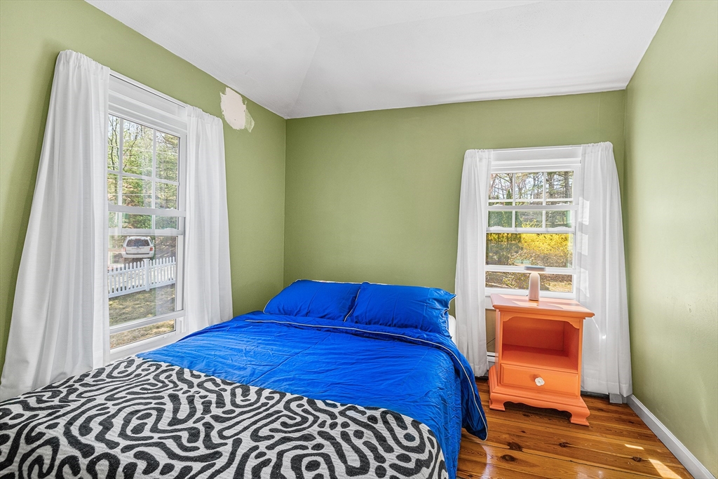 17 Vale Rd Wakefield, MA 01880