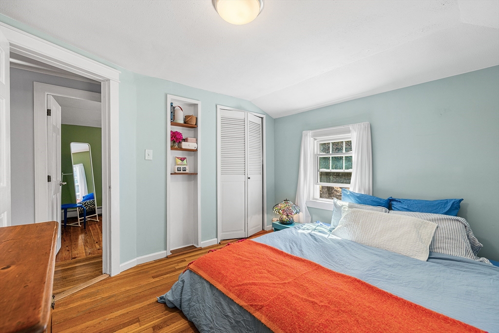 17 Vale Rd Wakefield, MA 01880