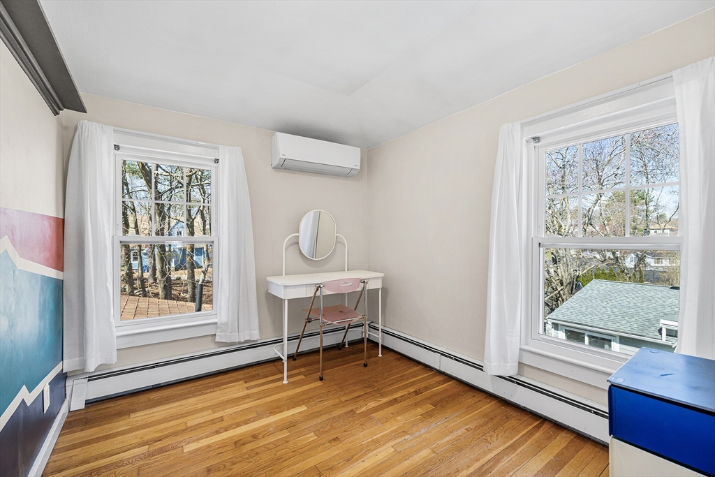 17 Vale Rd Wakefield, MA 01880