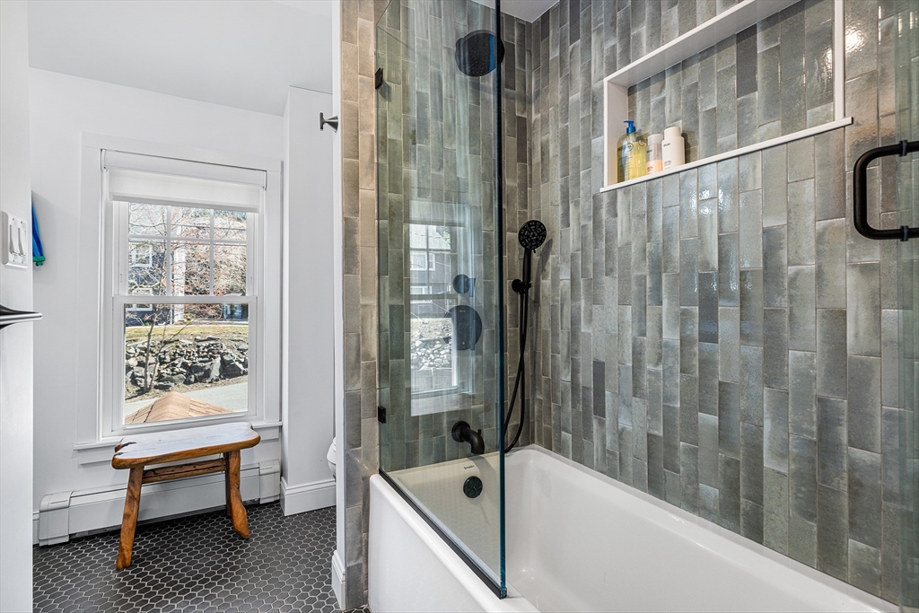 17 Vale Rd Wakefield, MA 01880