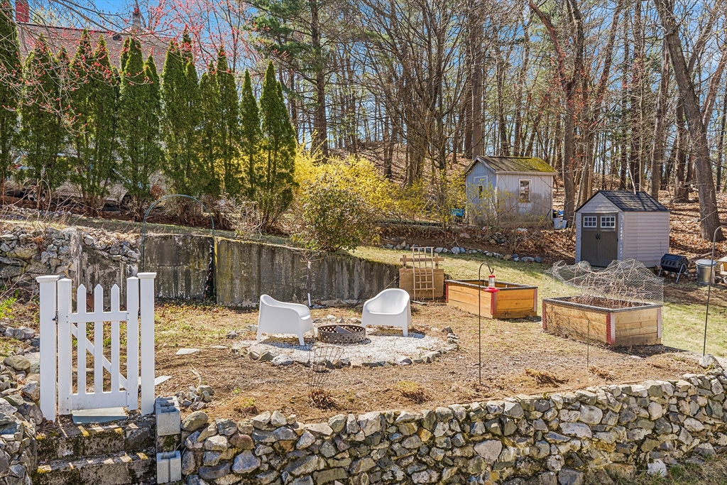 17 Vale Rd Wakefield, MA 01880