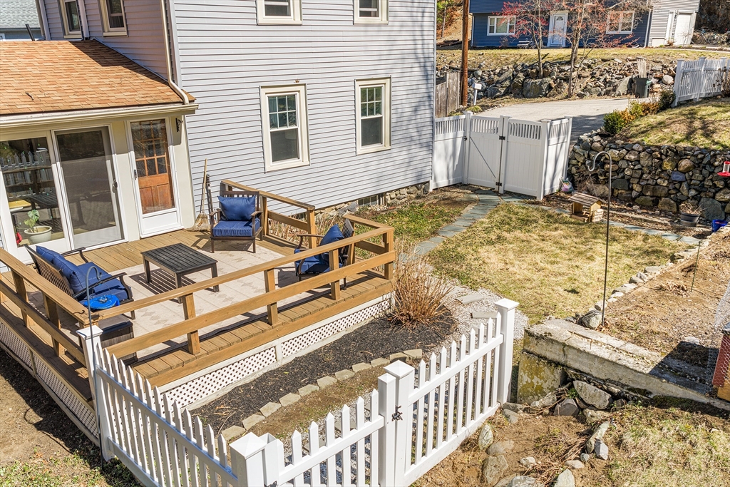 17 Vale Rd Wakefield, MA 01880