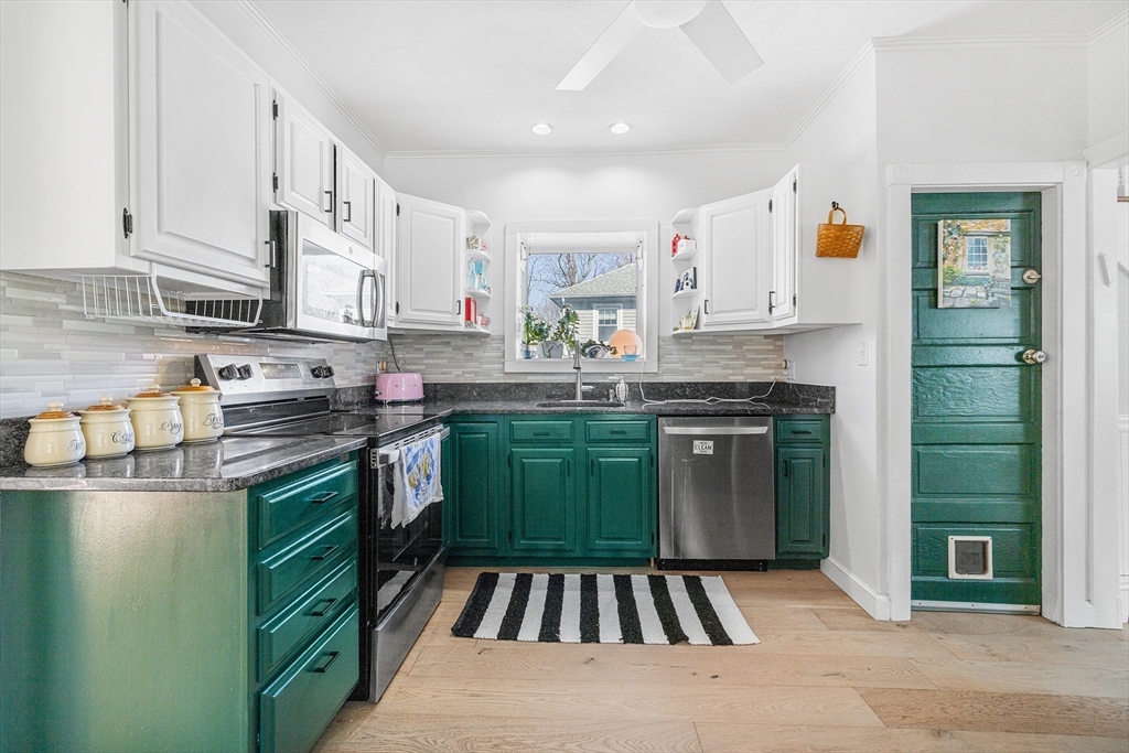 17 Vale Rd Wakefield, MA 01880