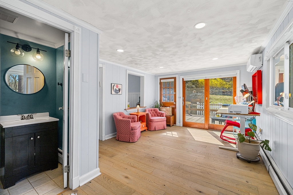 17 Vale Rd Wakefield, MA 01880