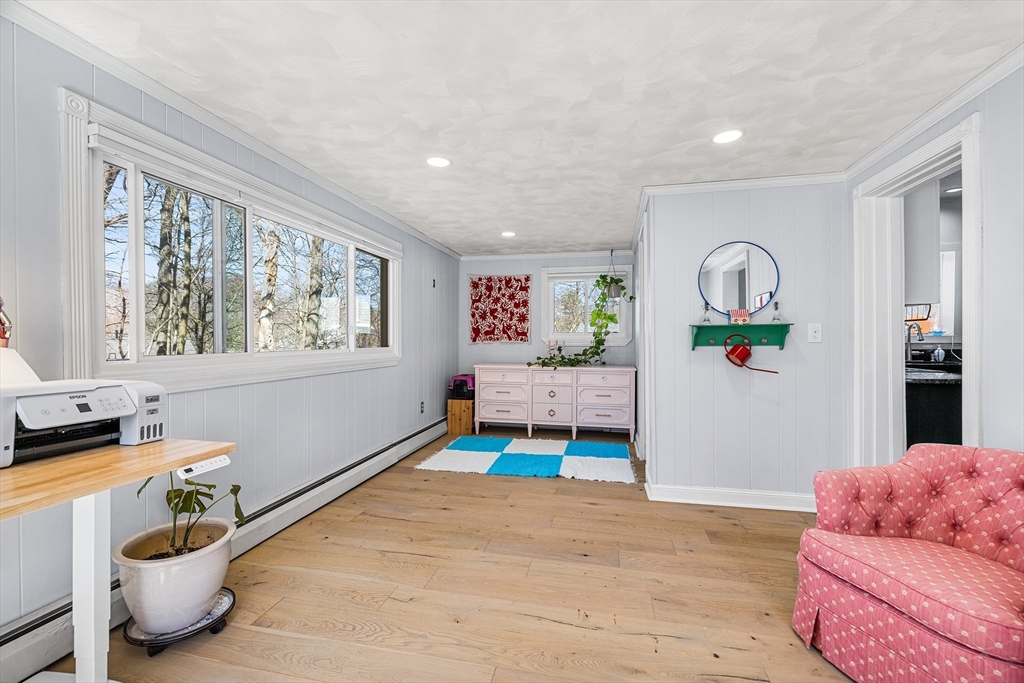 17 Vale Rd Wakefield, MA 01880