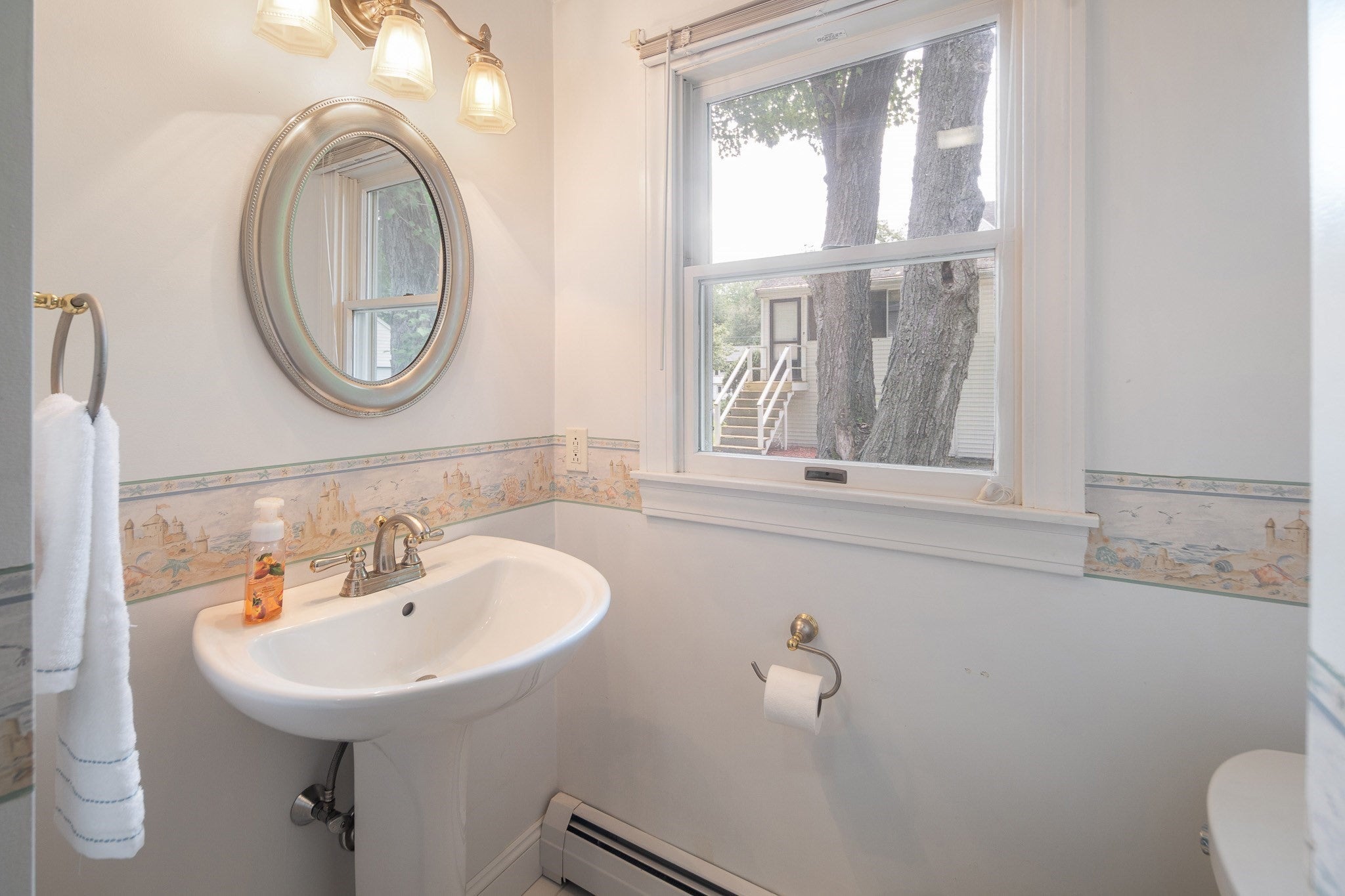 39 Montrose Ave Wakefield, MA 01880
