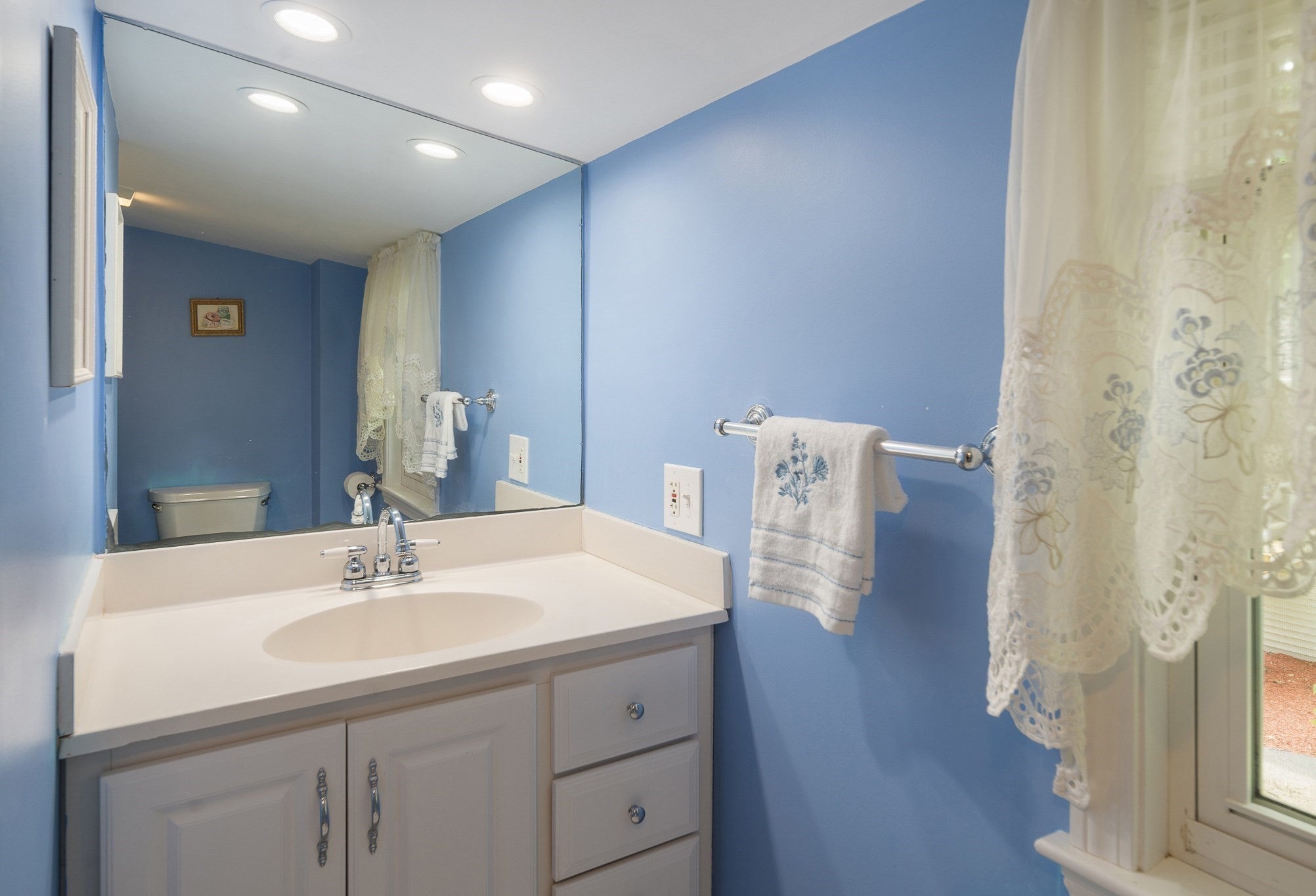 39 Montrose Ave Wakefield, MA 01880