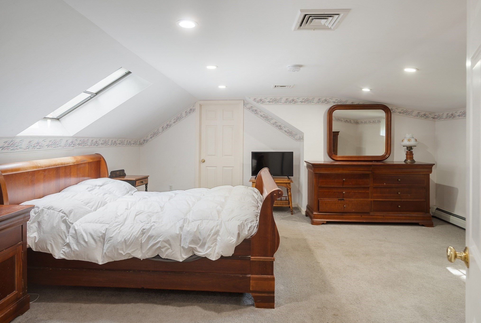 39 Montrose Ave Wakefield, MA 01880