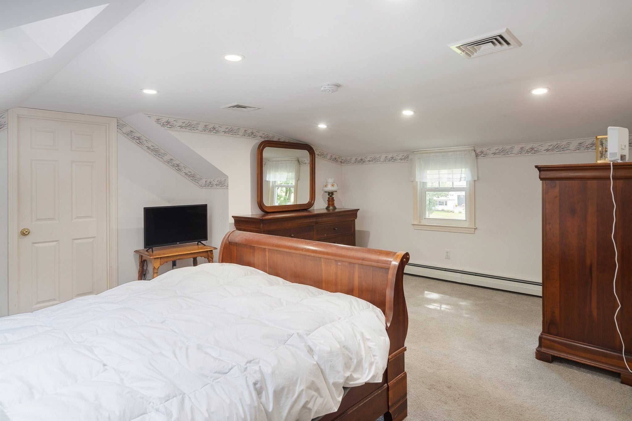 39 Montrose Ave Wakefield, MA 01880