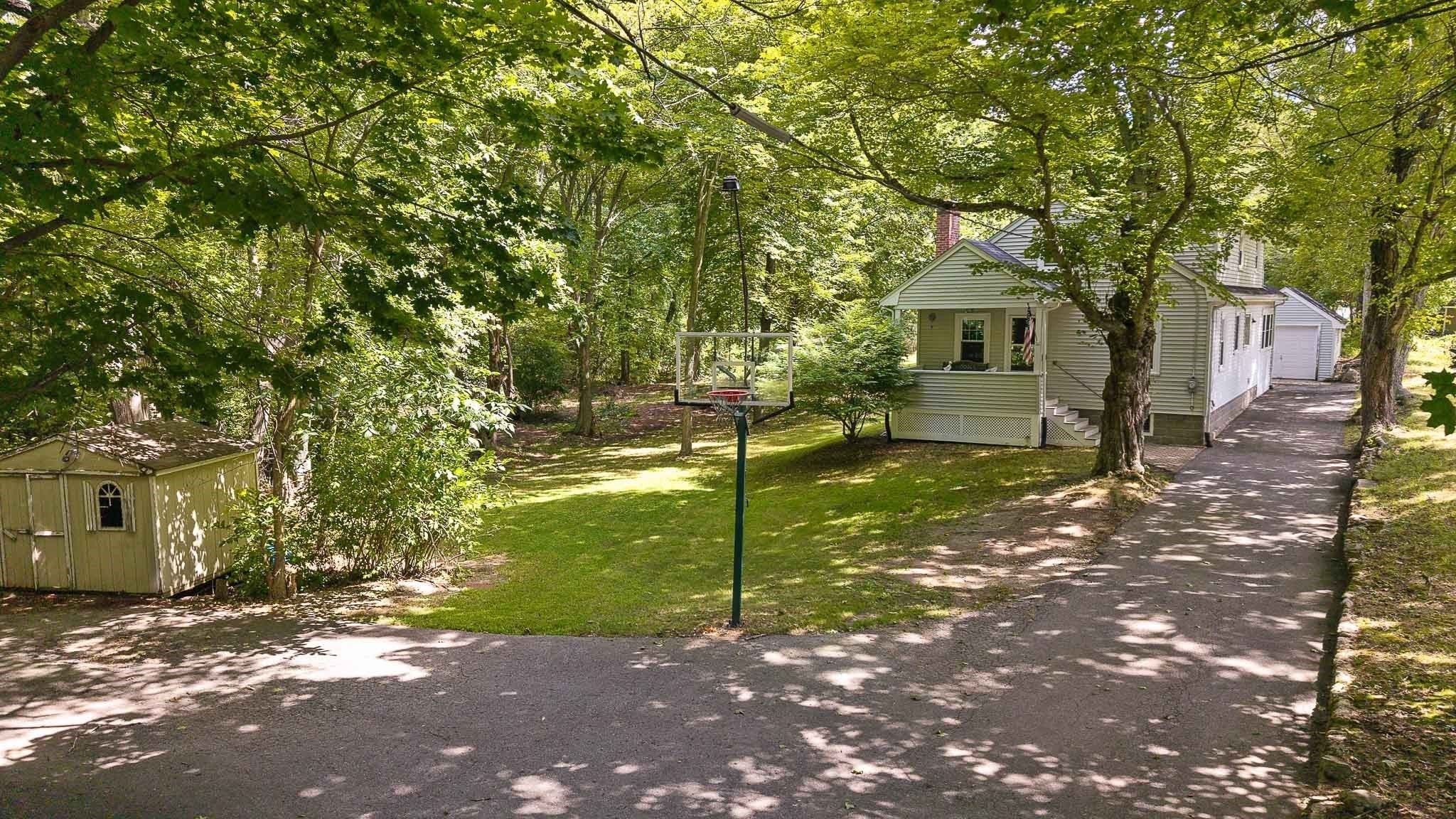 39 Montrose Ave Wakefield, MA 01880